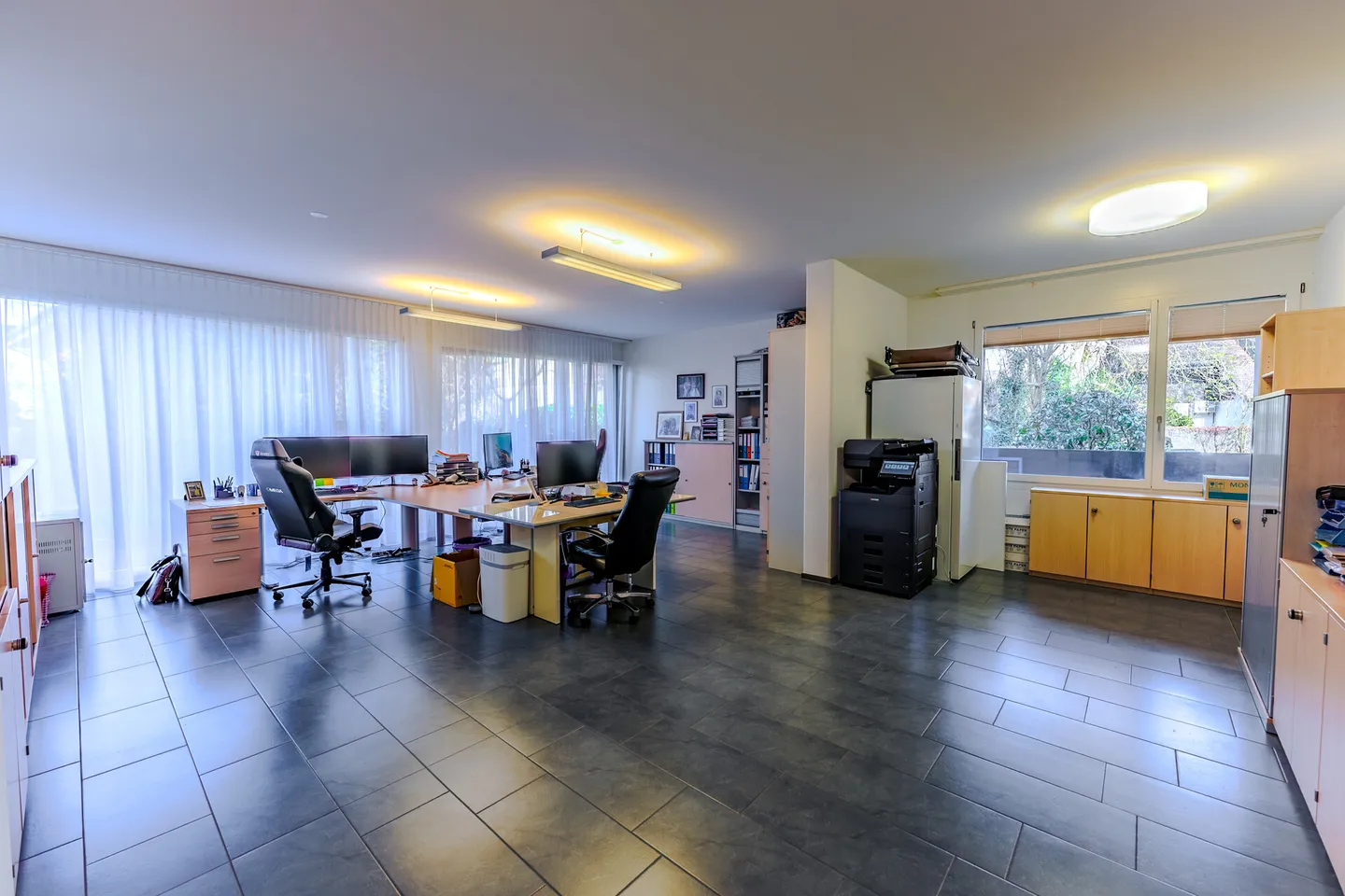 Ufficio Moderno con Vista Lago - Foto 10 di 13