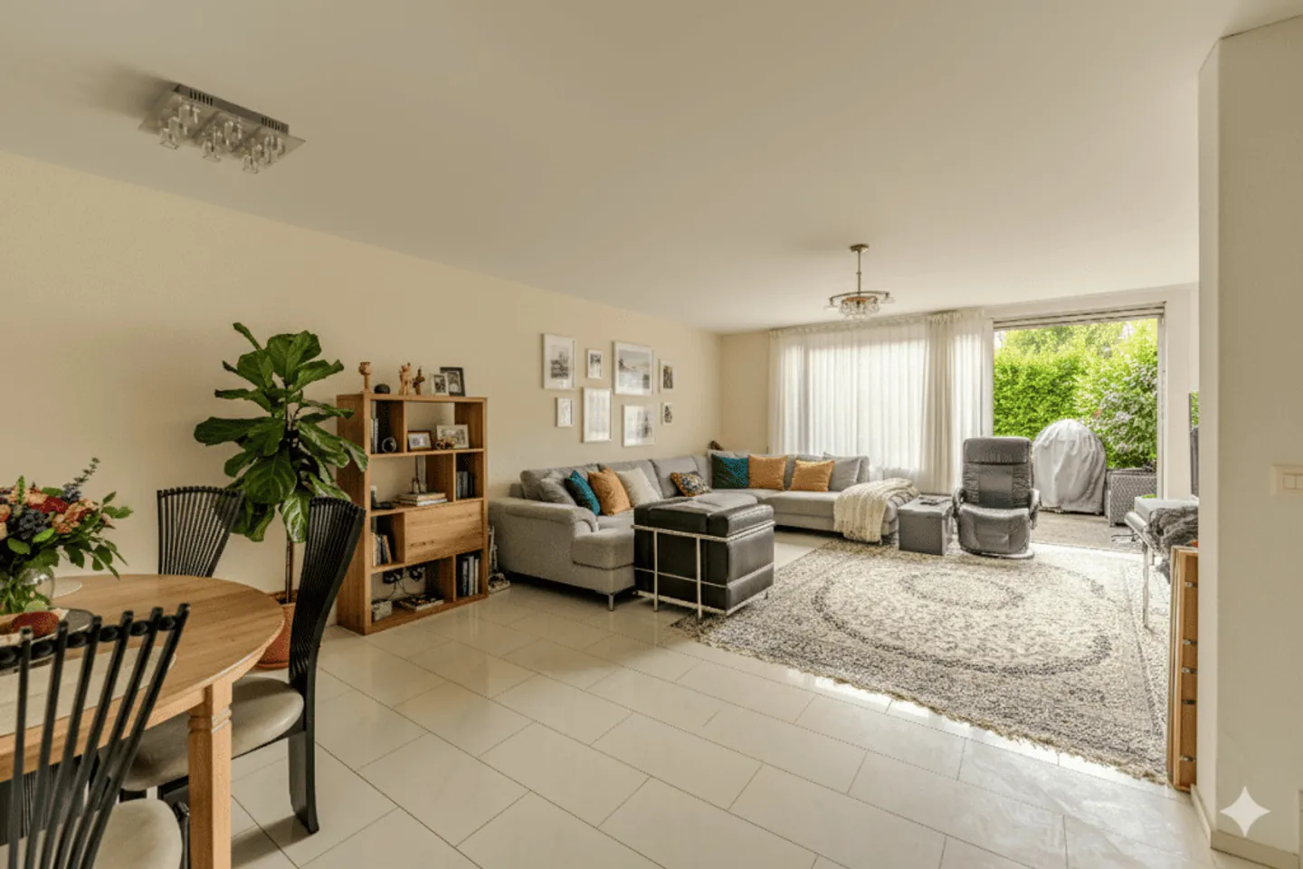 Casa di mezzo in una posizione privilegiata e tranquilla - Foto 4 di 13