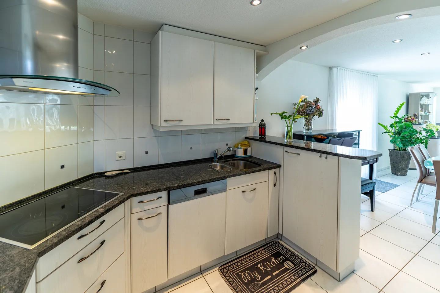 Family idyll in Spreitenbach Charming 7-room terraced single-family home - Photo 9 of 13