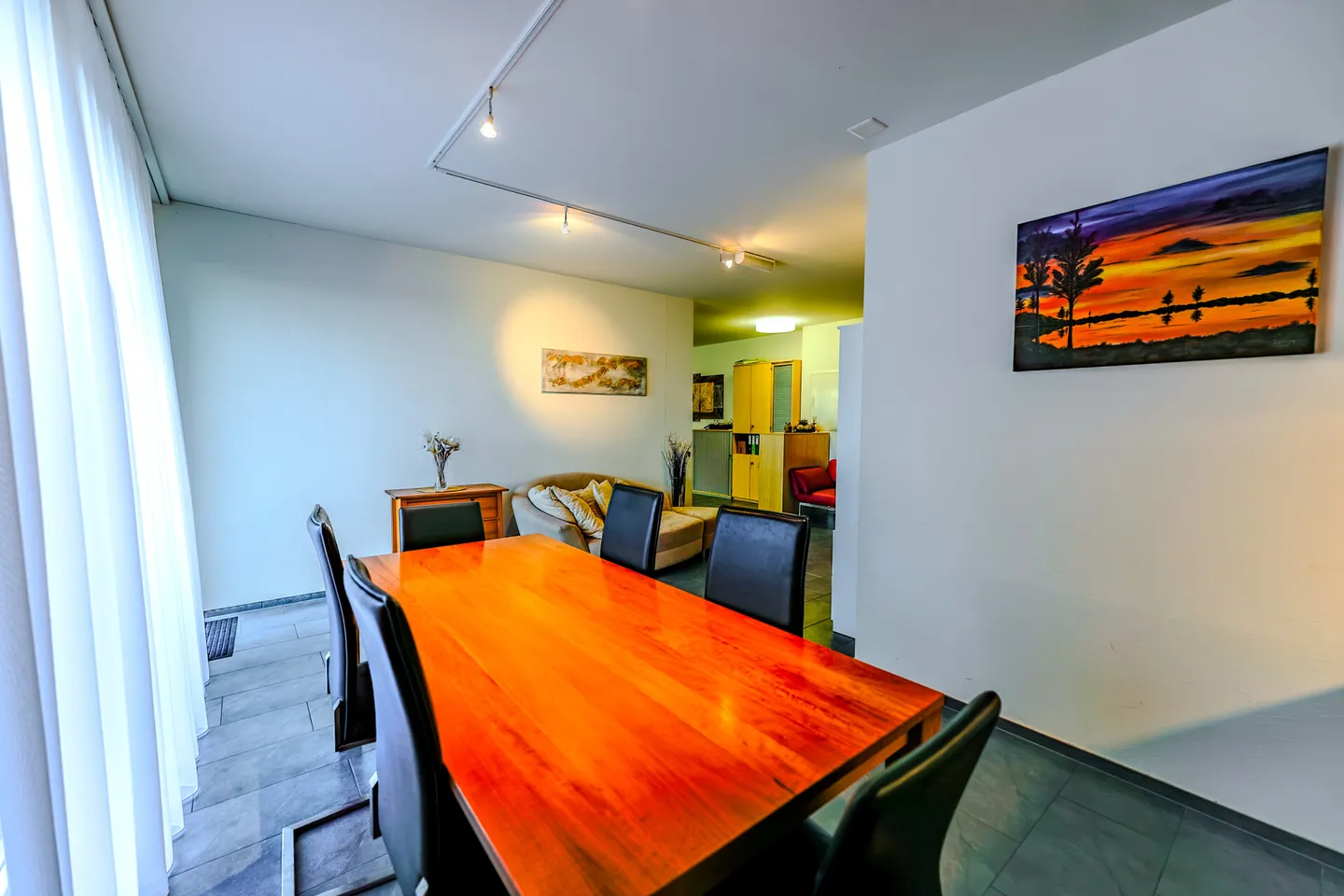 Ufficio Moderno con Vista Lago - Foto 6 di 13