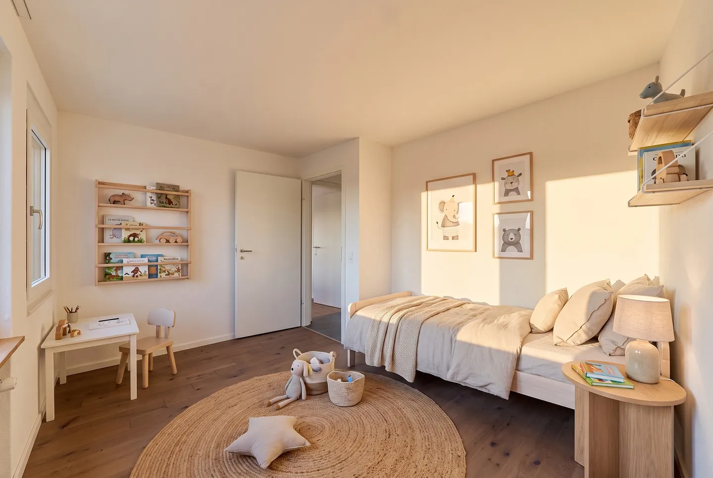 Versatile two-family house living with a separate apartment or for m - Photo 4 of 13