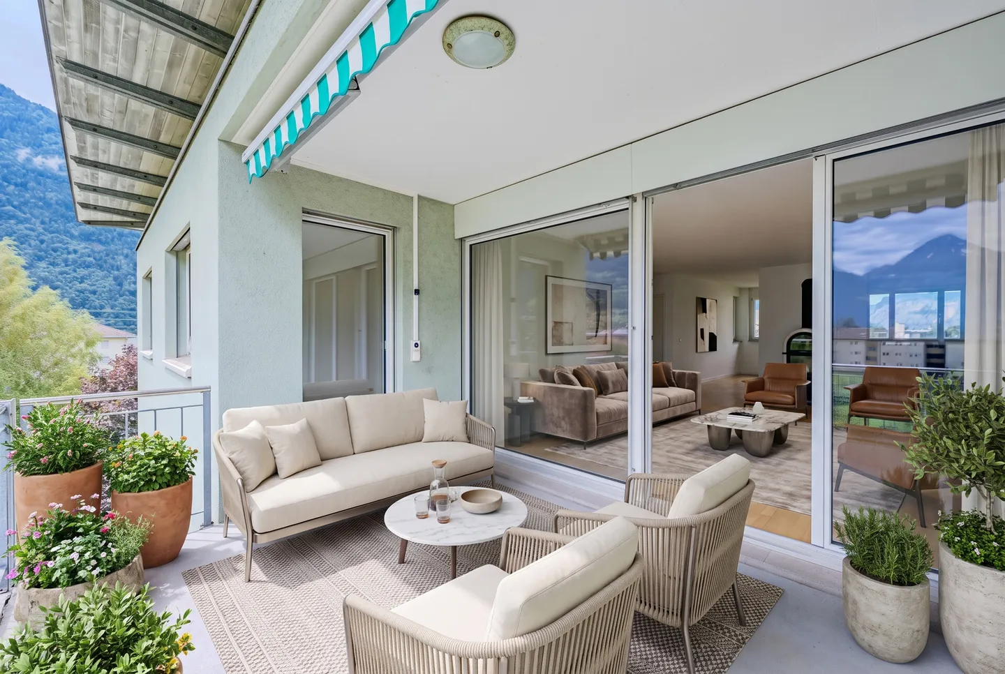 Spacious penthouse apartment with stunning views - Photo 1 of 13