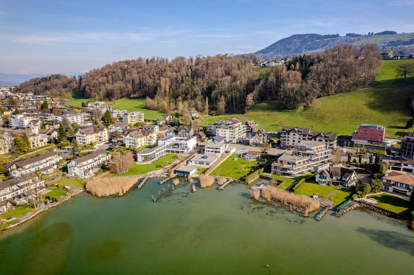 Ufficio Moderno con Vista Lago - Foto 3 di 13