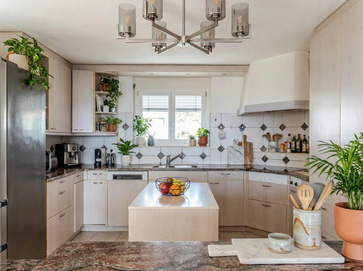 Charmantes Einfamilienhaus mit Seeblick - Foto 2 von 13