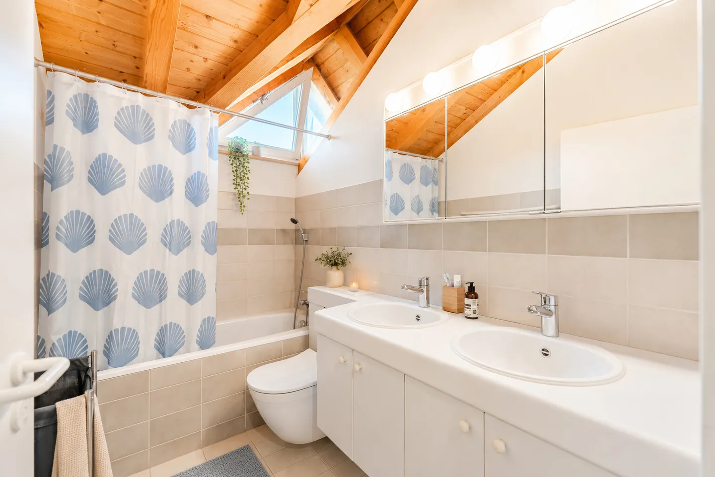Maison individuelle avec grand jardin dans un quartier résidentiel calme - Photo 10 sur 13