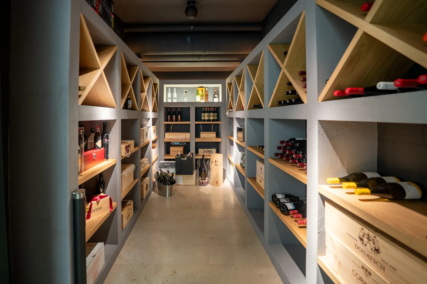 Luxurious 5.5-room apartment with lake and mountain views in exclusive park - Photo 11 of 13