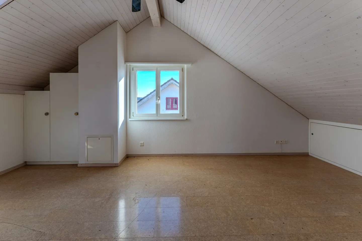 Spacious detached house with wide views of Lake Baldegg - Photo 7 of 13