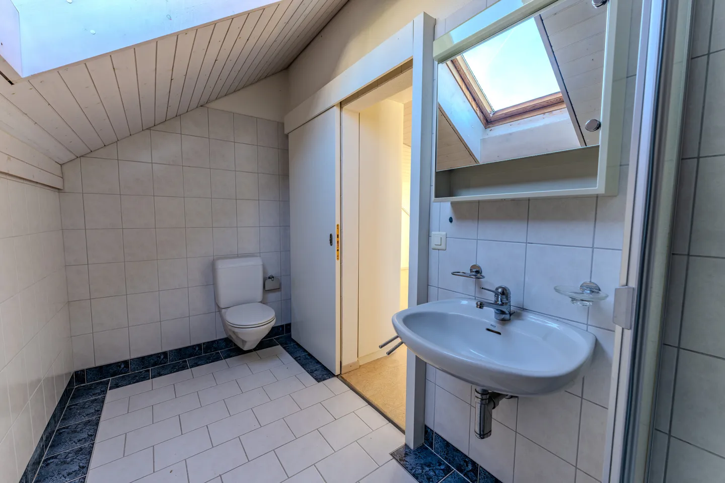 Spacious detached house with wide views of Lake Baldegg - Photo 9 of 13