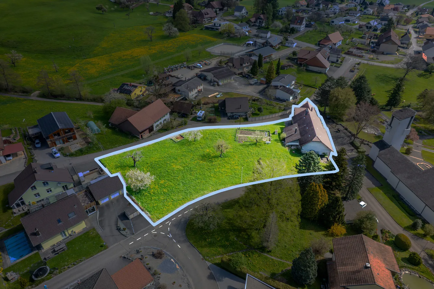 Developable plot of land with numerous construction possibilities - Photo 1 of 12