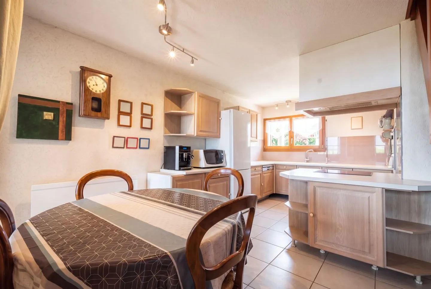 Reihenhaus zu verkaufen mit 4,5 Zimmern in Arzier-Le Muids - 131 m², Garten und unverbauter Aussicht - Foto 6 von 13