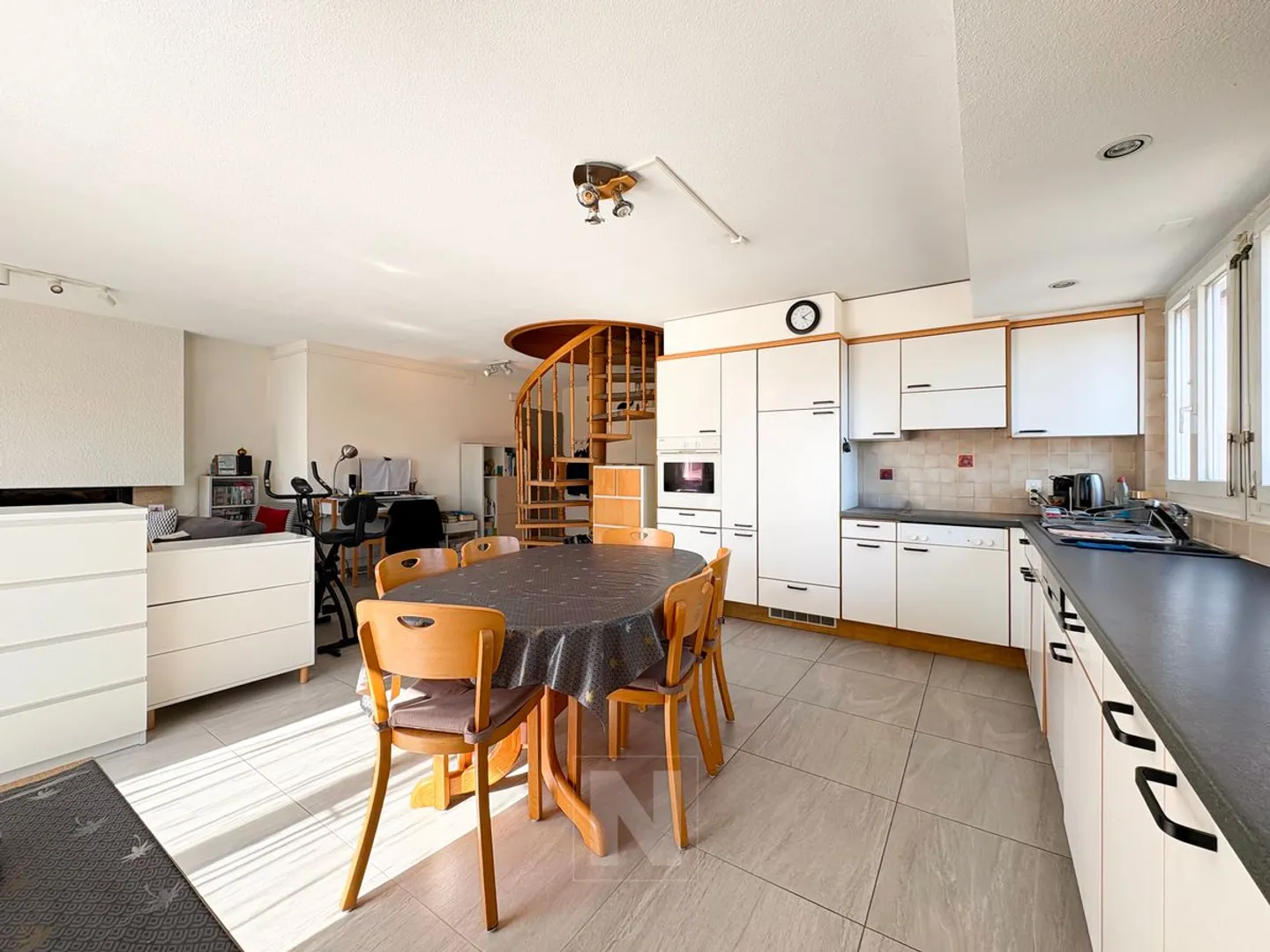 Wohnung im Stadtzentrum, ca. 124 m2, mit sehr schöner Aussicht! - Foto 4 von 13