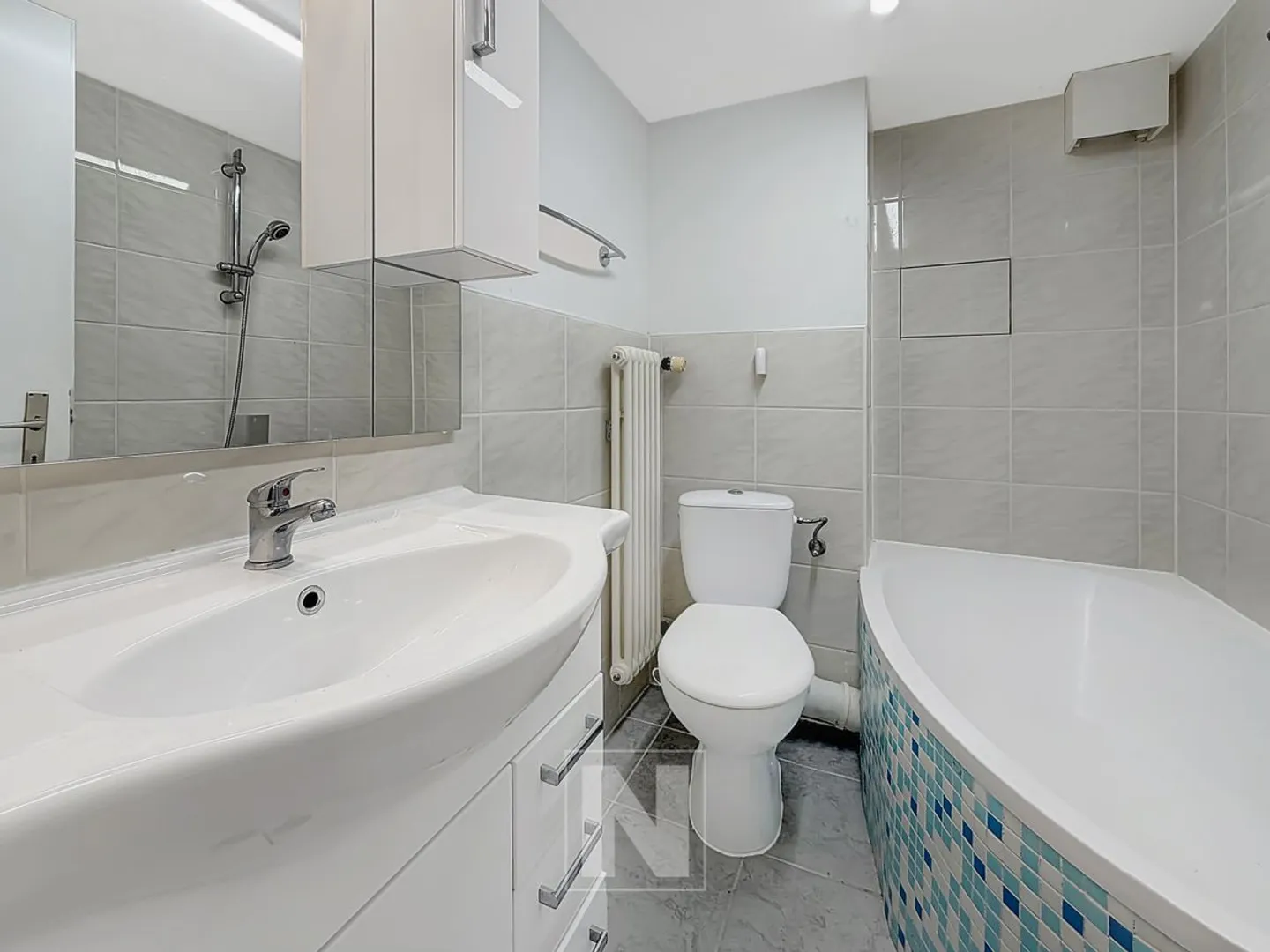 Orbe, semi-detached house composed of two apartments - Photo 8 of 13