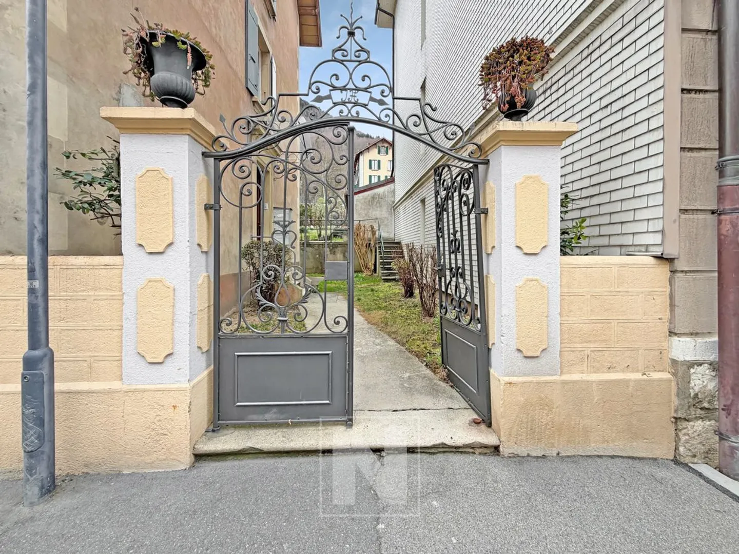 Income property with 3 dwellings in Vallorbe - Photo 9 of 13