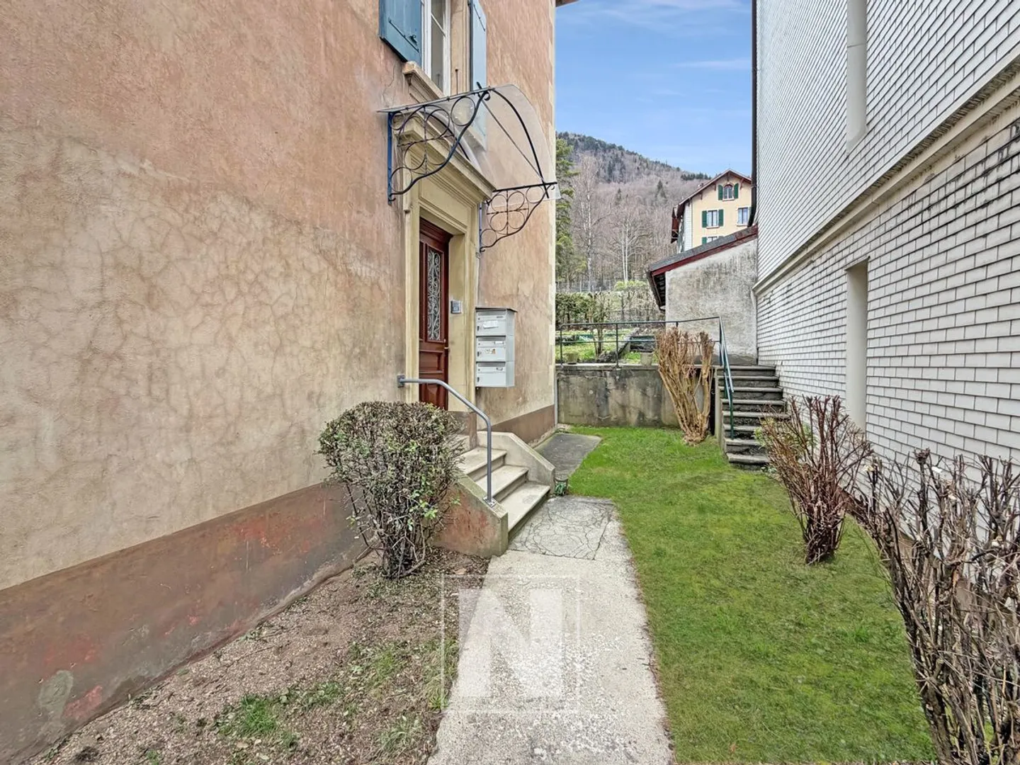 Income property with 3 dwellings in Vallorbe - Photo 4 of 13