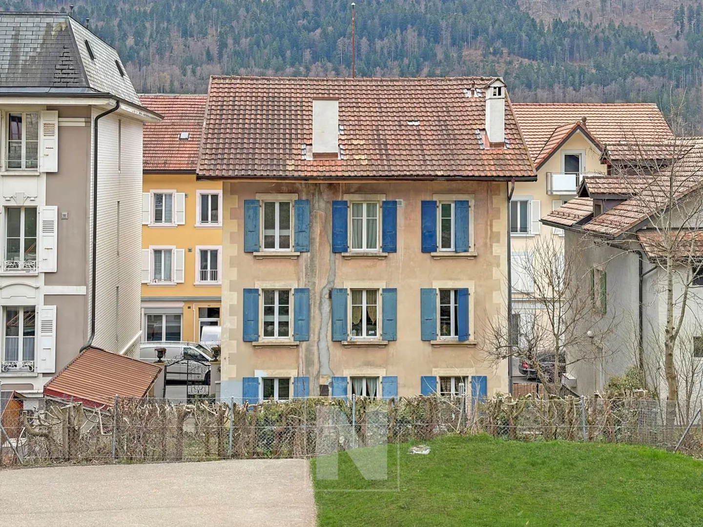 Income property with 3 dwellings in Vallorbe - Photo 1 of 13