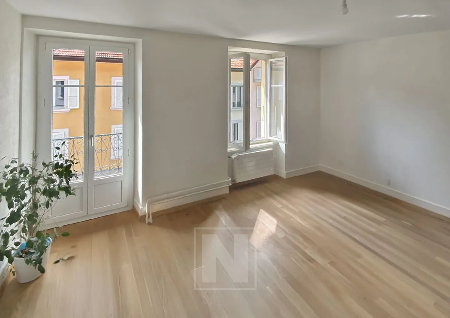 Income property with 3 dwellings in Vallorbe - Photo 3 of 13