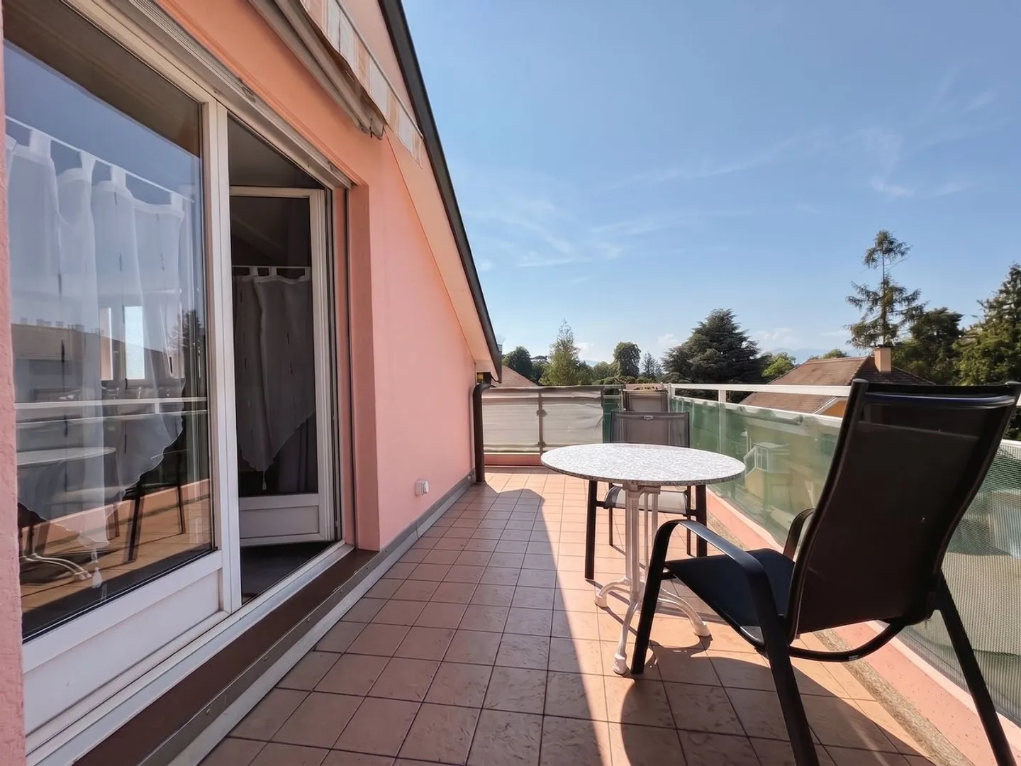 4,5-Zimmer-Wohnung zum Verkauf in Morges - 124 m2, mit Kamin und Balkon! - Foto 5 von 13