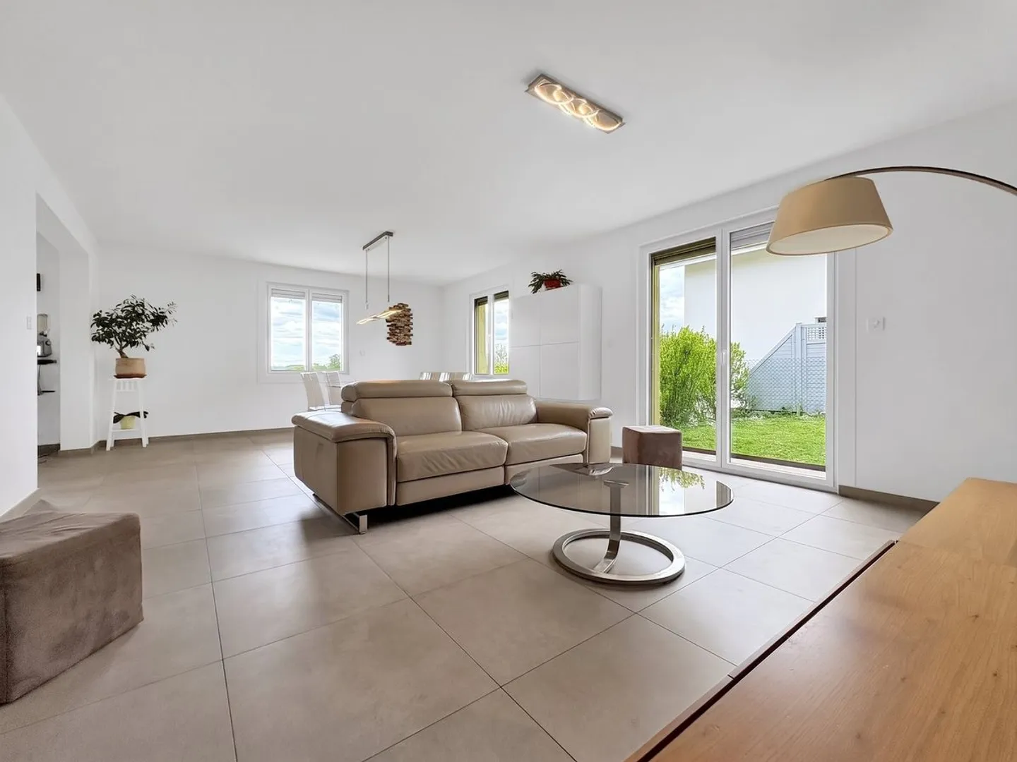 6.5-room detached house for sale in Valeyres-sous-Montagny - 170 m², swimming pool - Photo 3 of 13