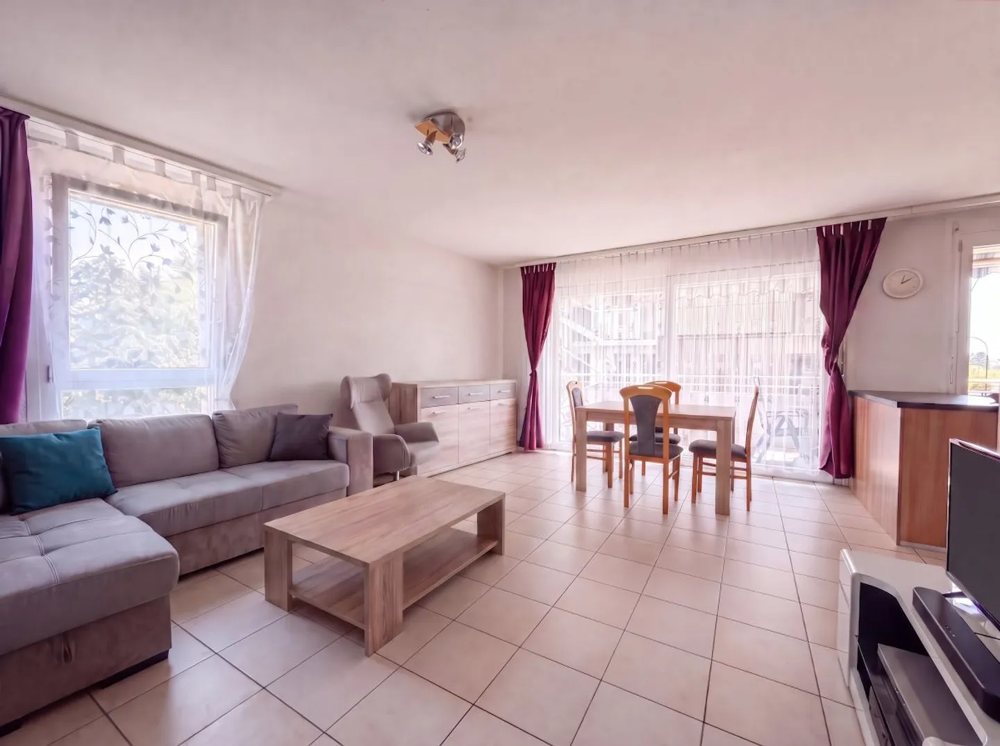 Appartement à vendre à Lausanne - 3 pièces de 75 m² avec 2 salles d'eau et grand balcon et parking intérieure - Photo 1 of 13