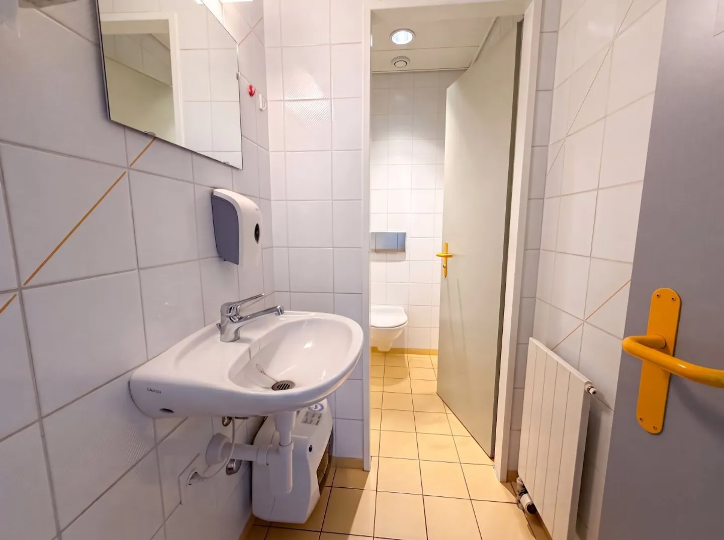 Gewerbefläche zu verkaufen in Crissier - 7,5 Zimmer von 179m2 mit einem Lagerraum und Parkplätzen! - Foto 13 von 13