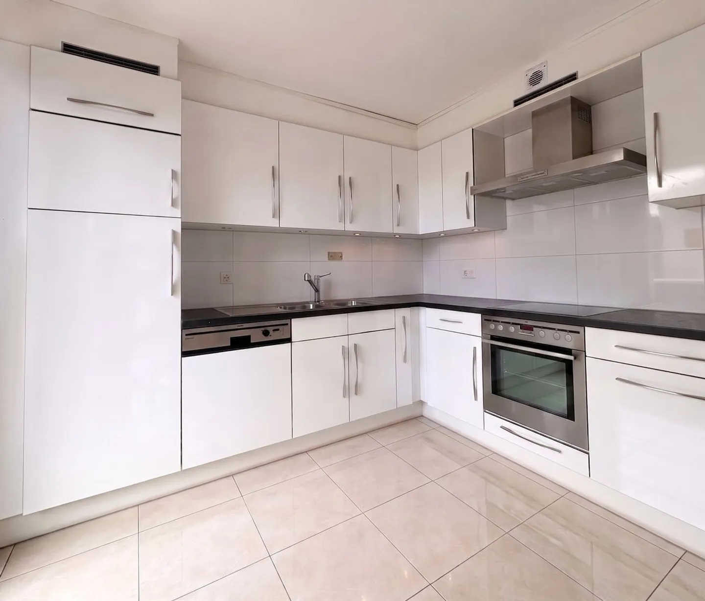 Appartamento attico di 4,5 locali in vendita a Losanna - 127 m², grande balcone - Foto 2 di 13