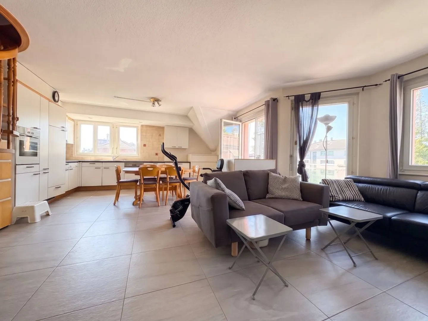 4,5-Zimmer-Wohnung zum Verkauf in Morges - 124 m2, mit Kamin und Balkon! - Foto 1 von 13