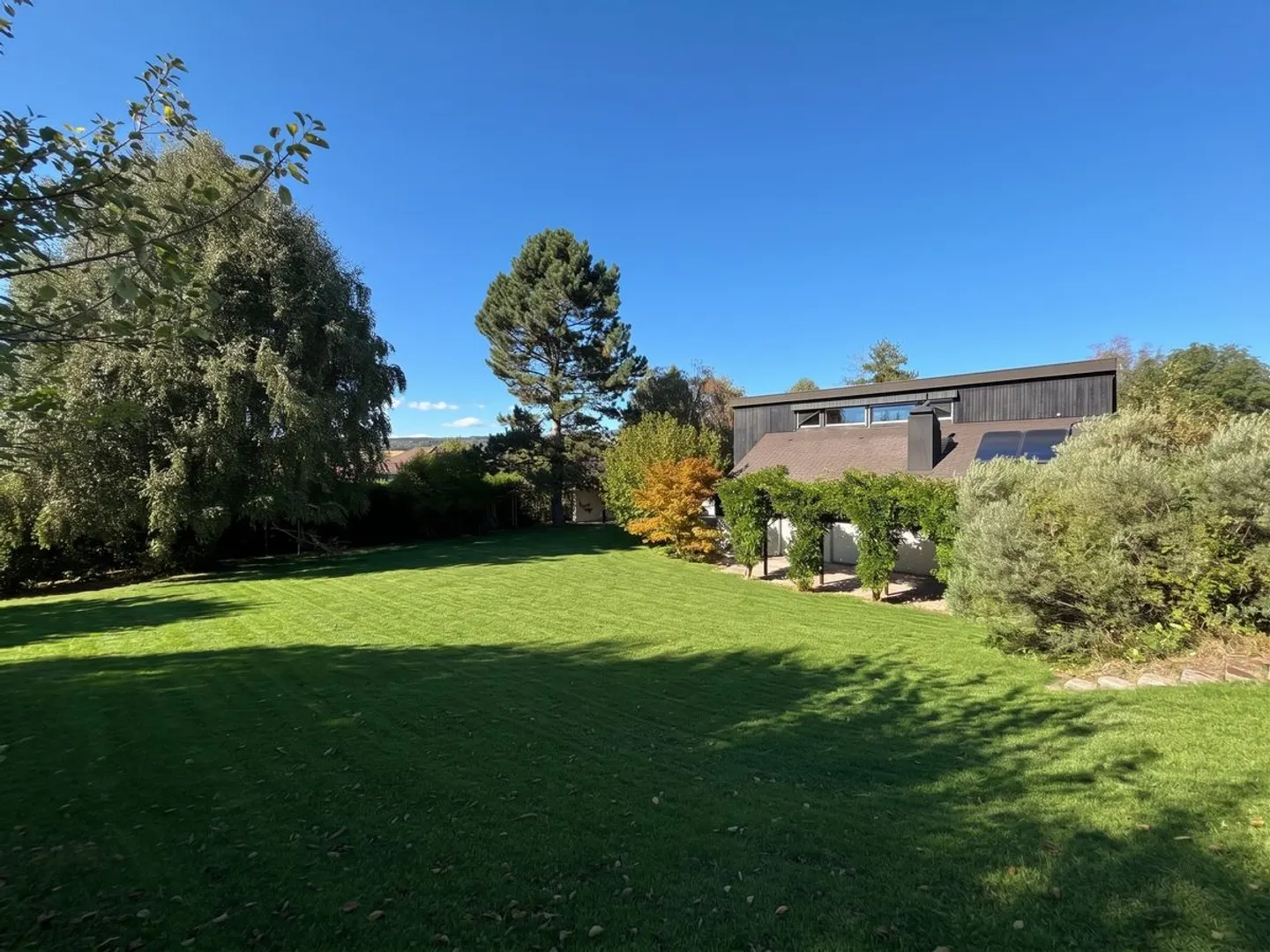 House for sale in Forel - Exceptional plot of 1,963 m² - Photo 2 of 13