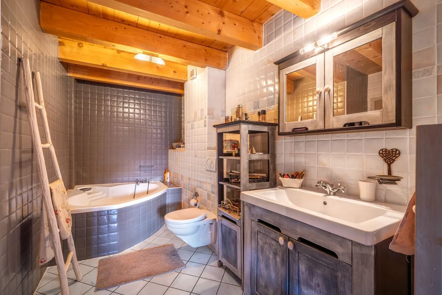 Village house of about 180 m2 in Valeyres-sous-Ursins - Photo 12 of 13