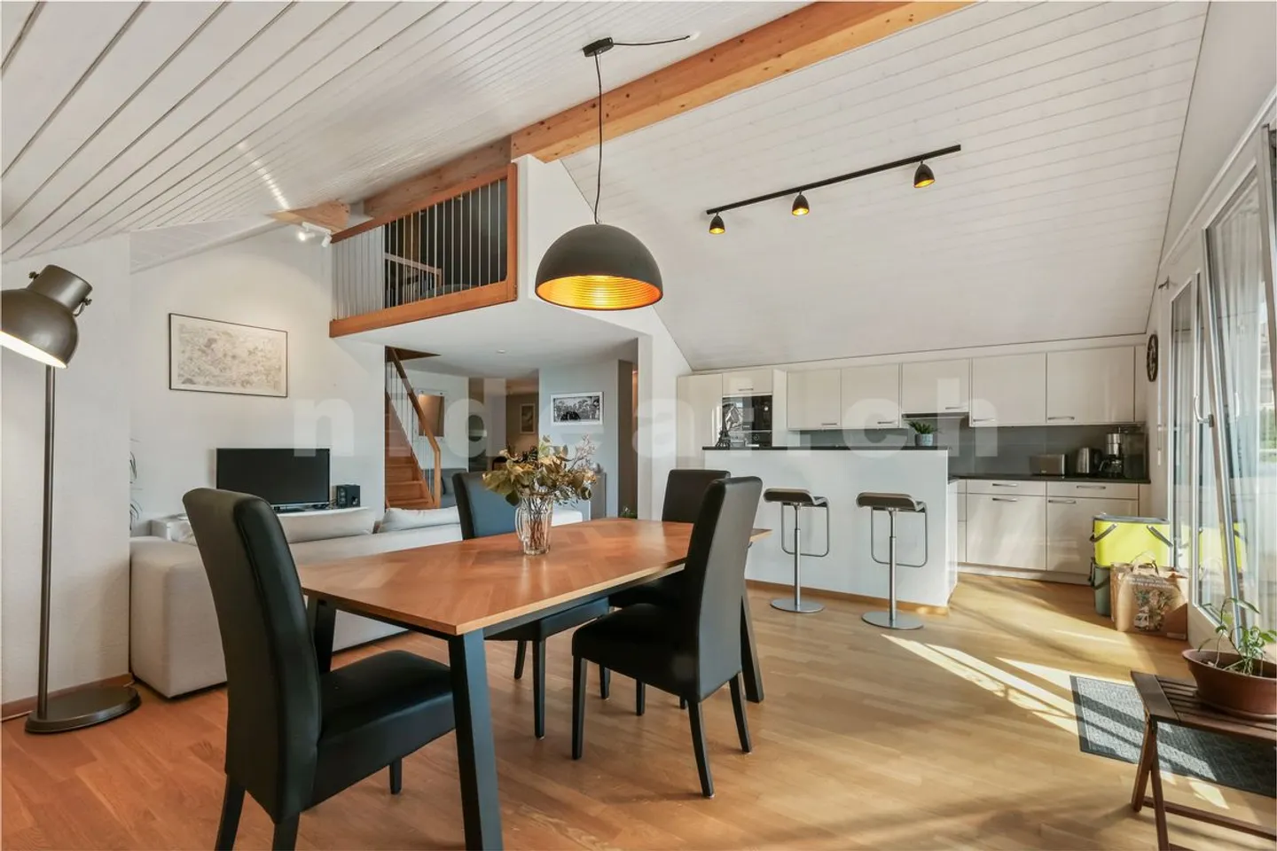 Appartement spacieux avec terrasse - Photo 5 sur 13