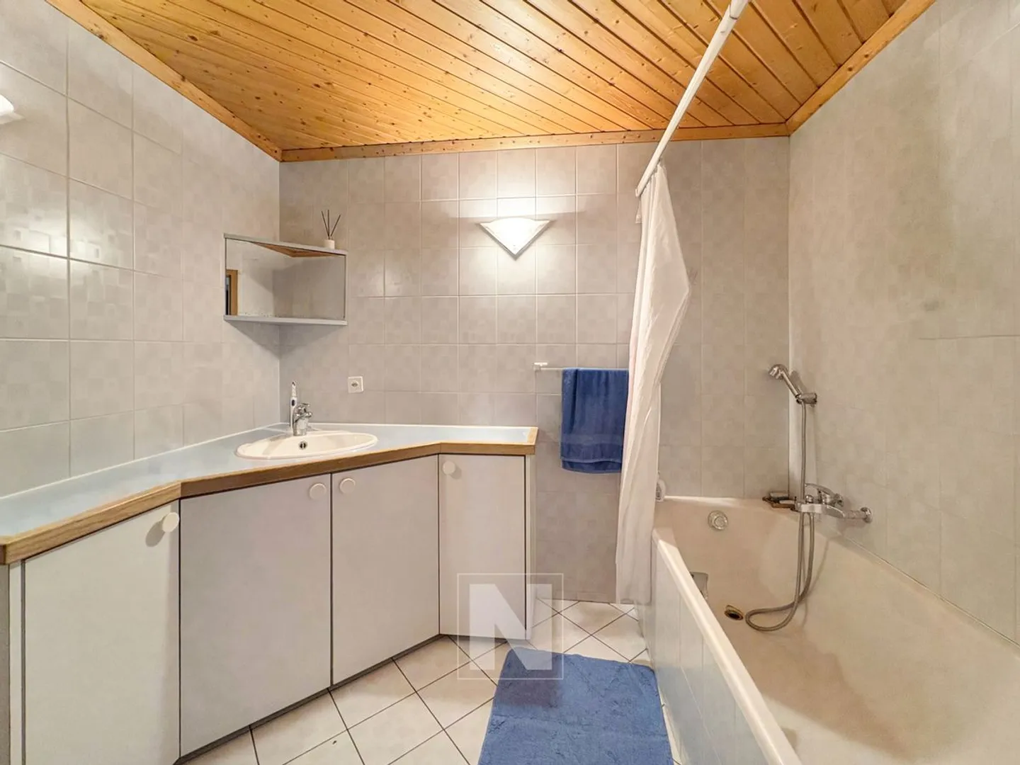 Gemischtes Eigentum - 150m2 Wohnung und große Werkstatt - Foto 9 von 13