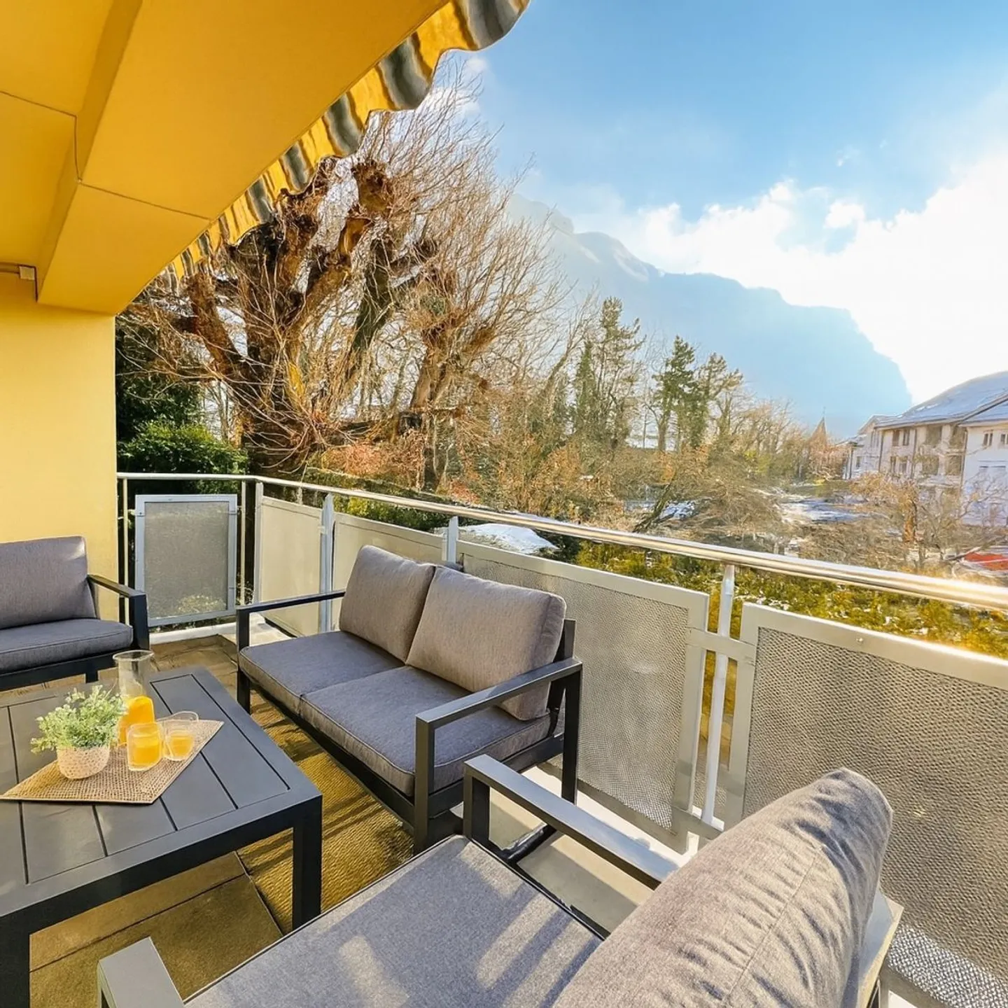 VEYRIER - APPARTAMENTO DI 5 LOCALI IN UNA RESIDENZA RECENTE UN'OPPORTUNITÀ RARA - POSSIBILE CASATAX - Foto 2 di 13