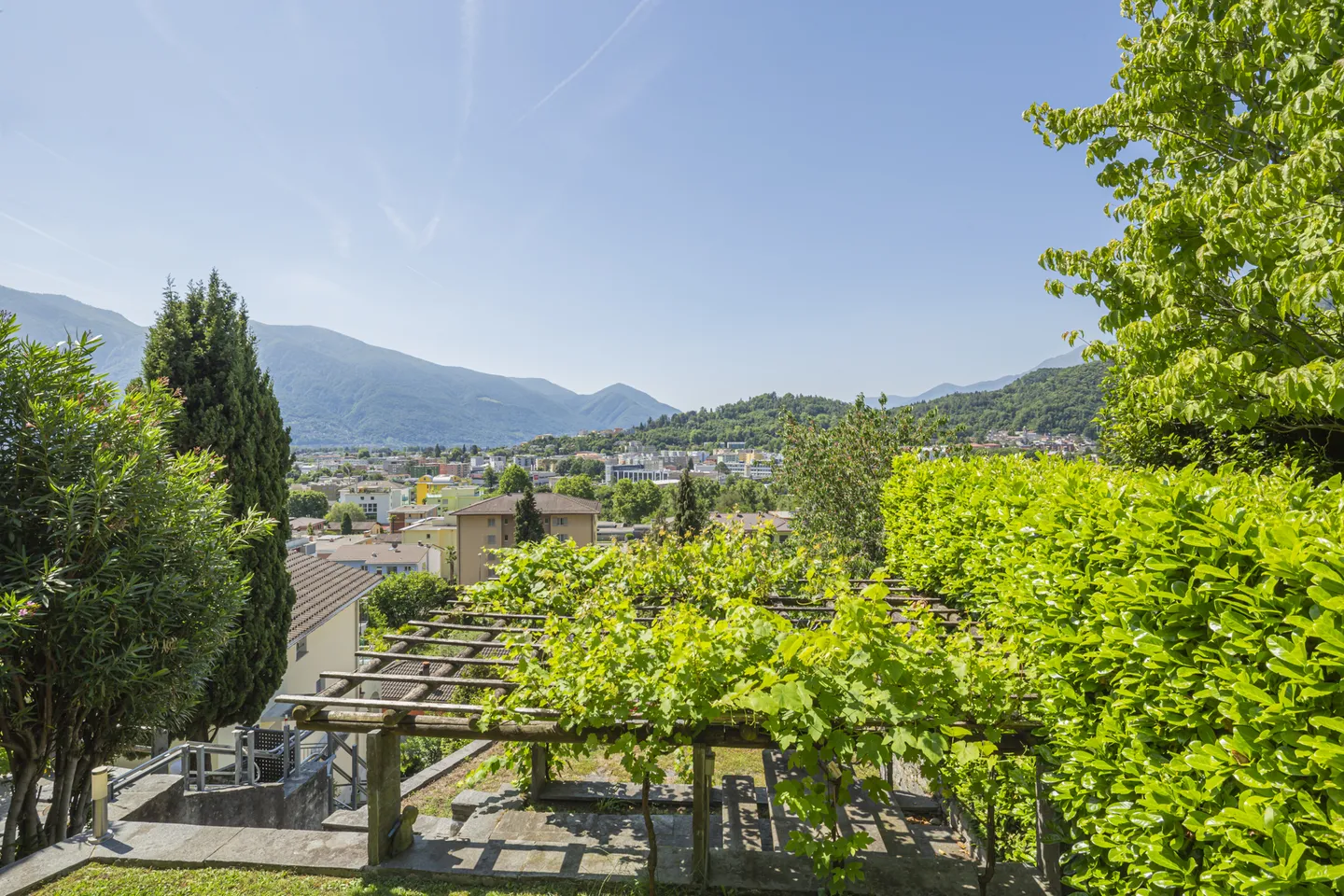Haus mit Blick auf Locarno | Einfamilienhaus mit Ausblick - Foto 2 von 11