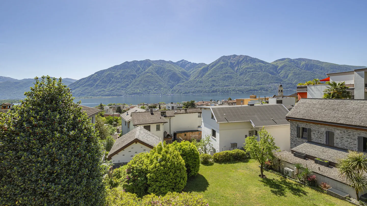 Zweifamilienhaus mit Garten und Aussicht - Foto 6 von 9