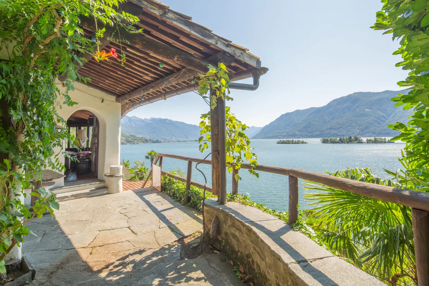 Mediterranes Ferienhaus mit Bootsanlegestelle - Foto 1 von 5