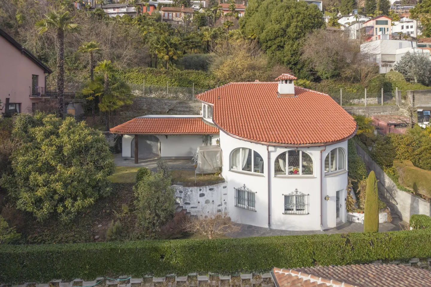 FERIENHAUS MIT SEESICHT UND INDOOR-POOL - Foto 1 von 5