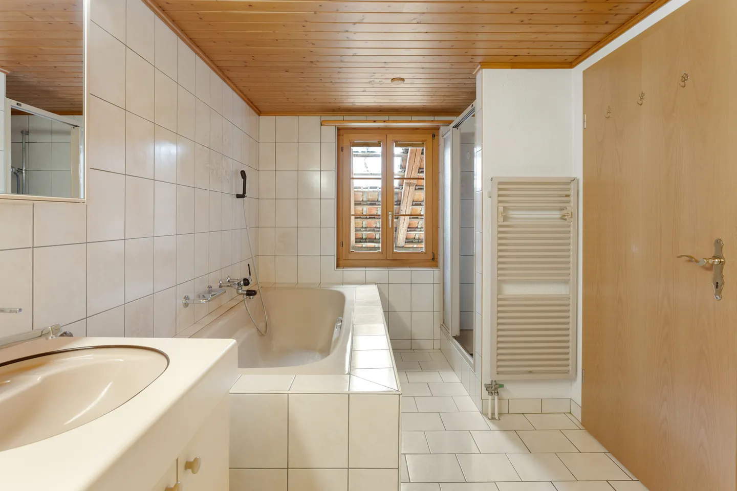 GROSSZÜGIGES HAUS MIT AUSGEBAUTER TENN - Foto 5 von 7