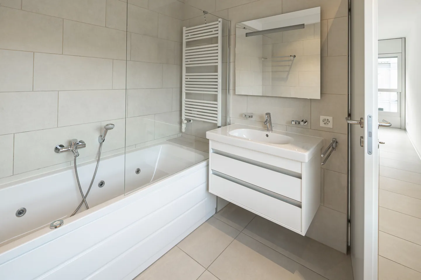 Luxus und Komfort in Top-Lage! - Foto 6 von 6