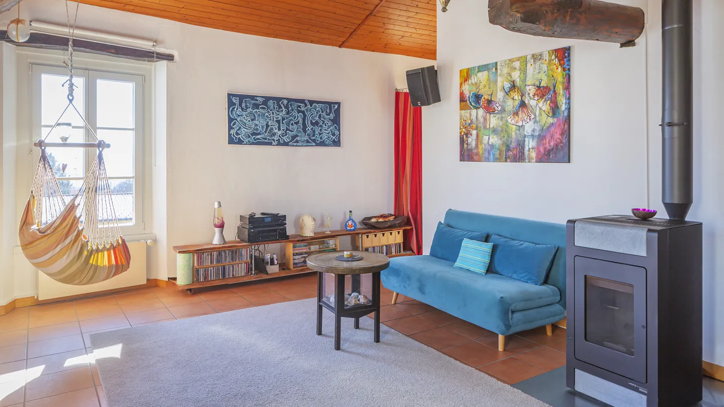 Maison en pierre avec galerie dans le noyau - Photo 4 sur 5