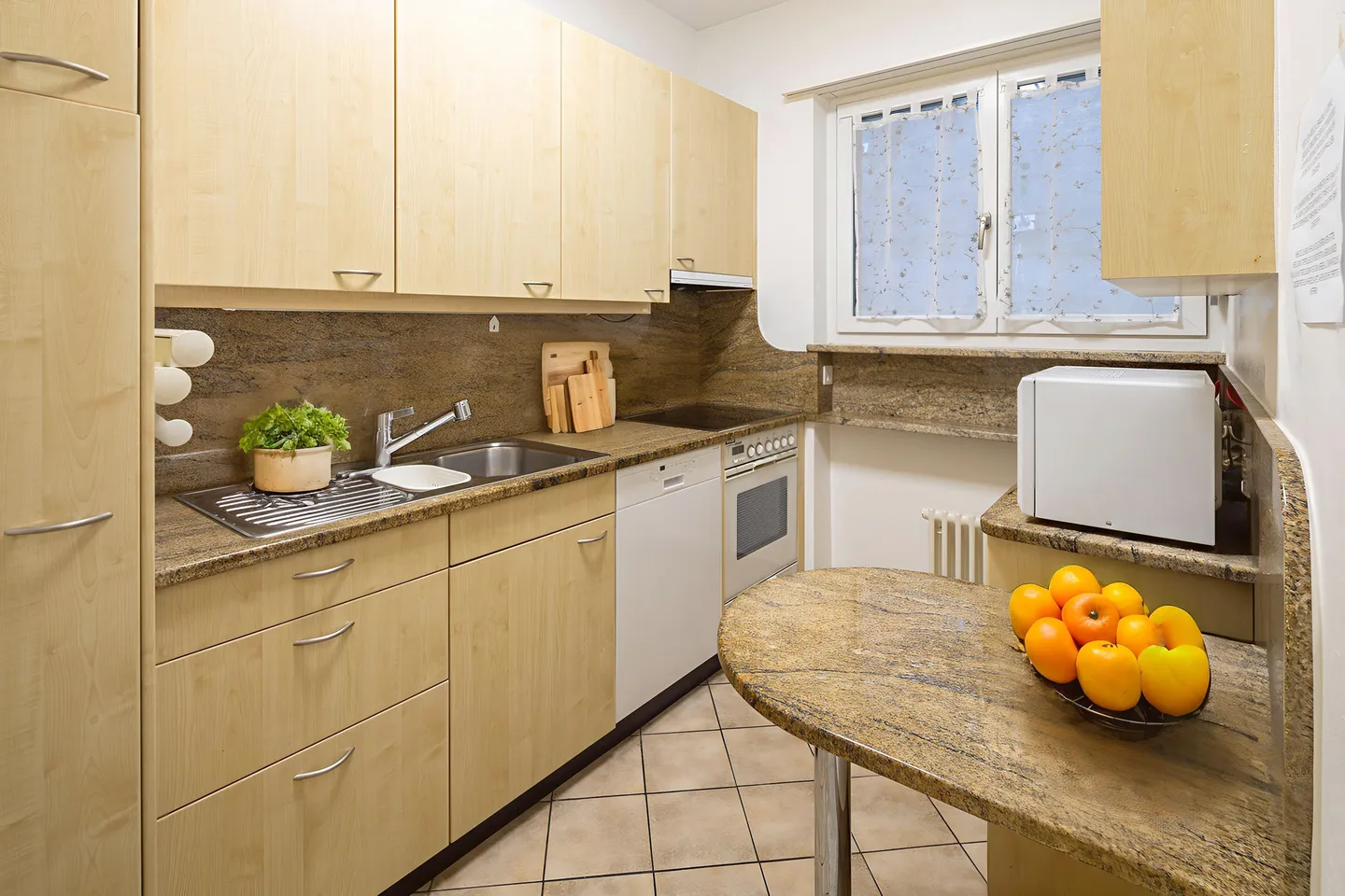 CENTRALE, TRANQUILLO E BEN TENUTO | ZENTRAL, RUHIG UND GEPFLEGT - Foto 4 di 4