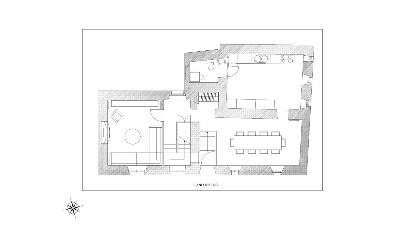 Manor house with large spaces - Photo 7 of 9