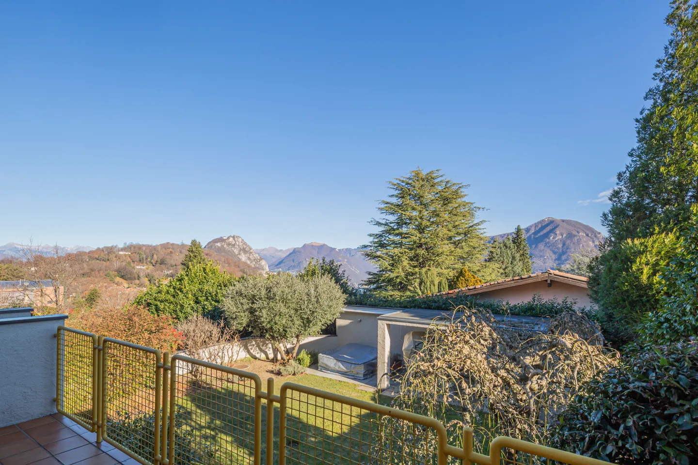 Votre maison de bien-être avec un jardin paradisiaque - Photo 1 sur 8