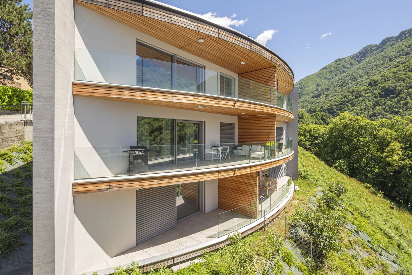 LIVING WITH A VIEW IN PIANEZZO - Photo 1 of 4
