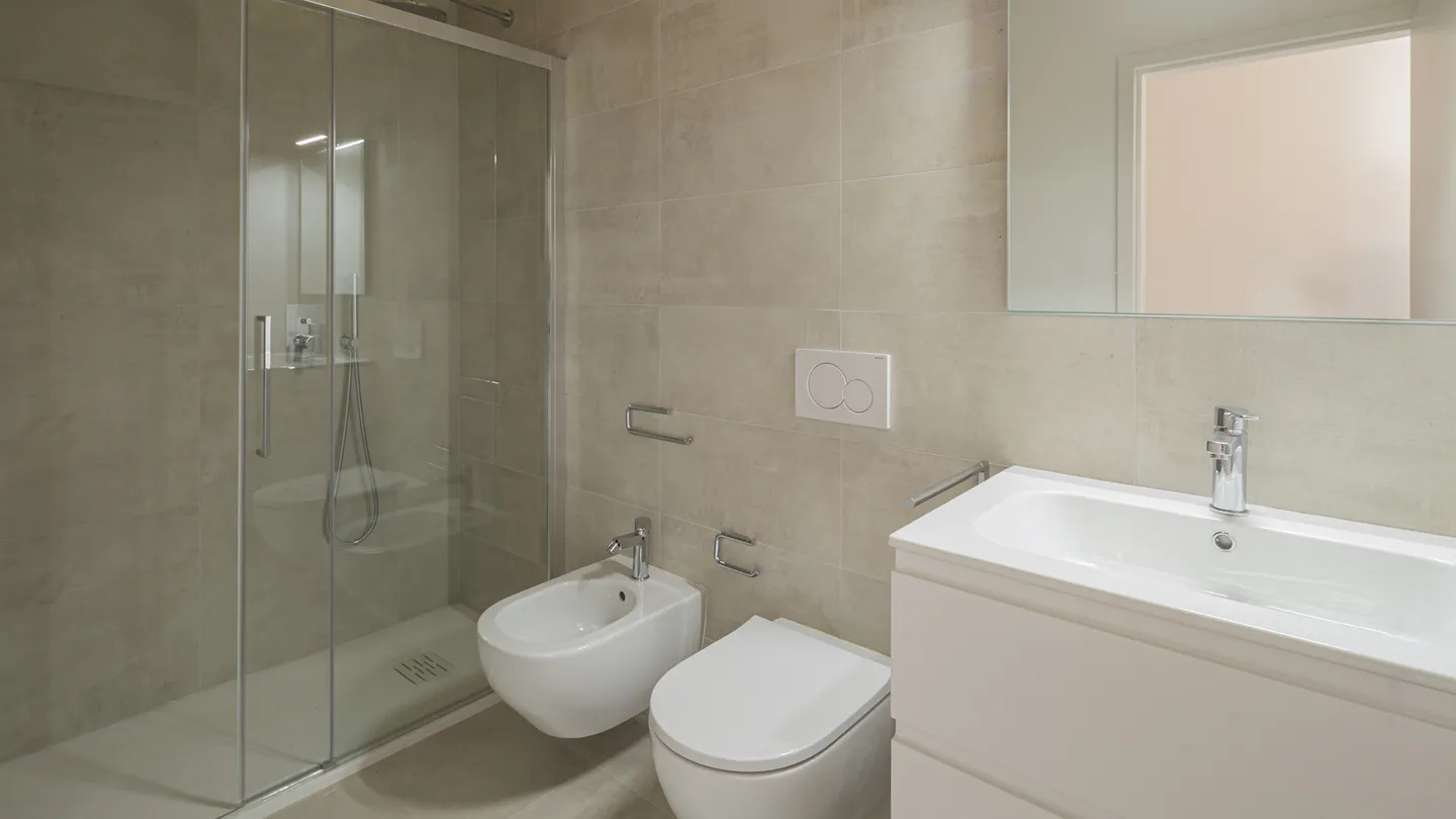 Appartement moderne de 2,5 pièces avec grand balcon - Photo 5 sur 5