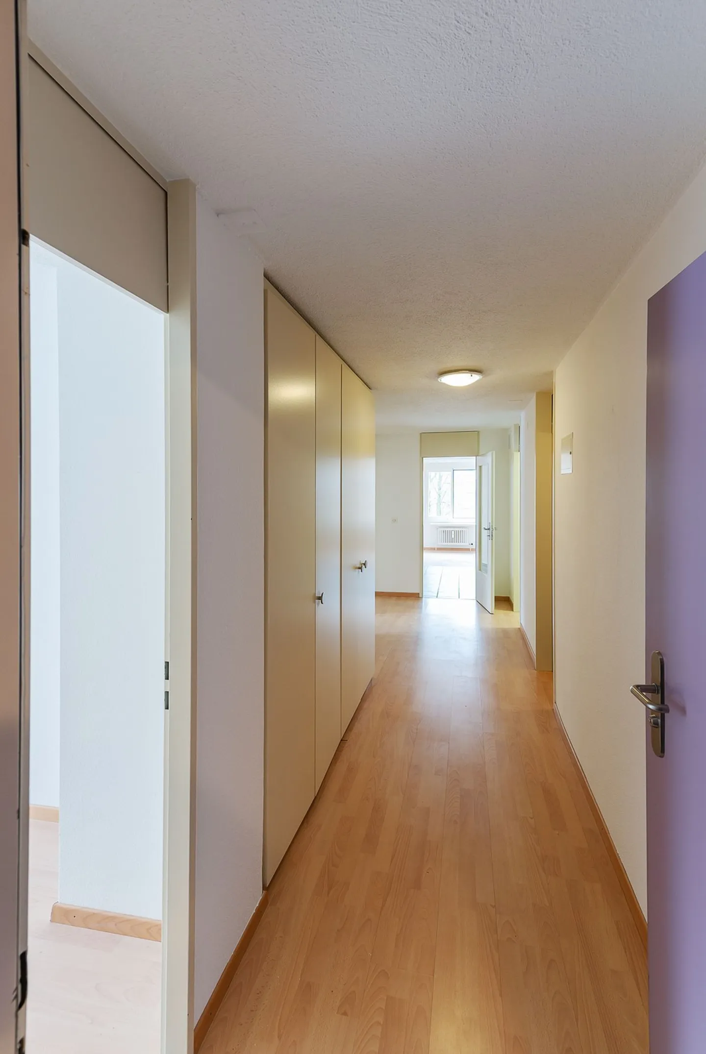 Appartamento accogliente di 4,5 stanze con un layout attraente - Foto 2 di 8