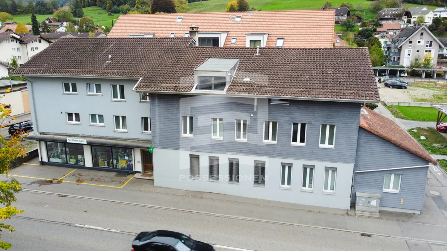 Grosses Mischgebäude - Foto 2 von 12