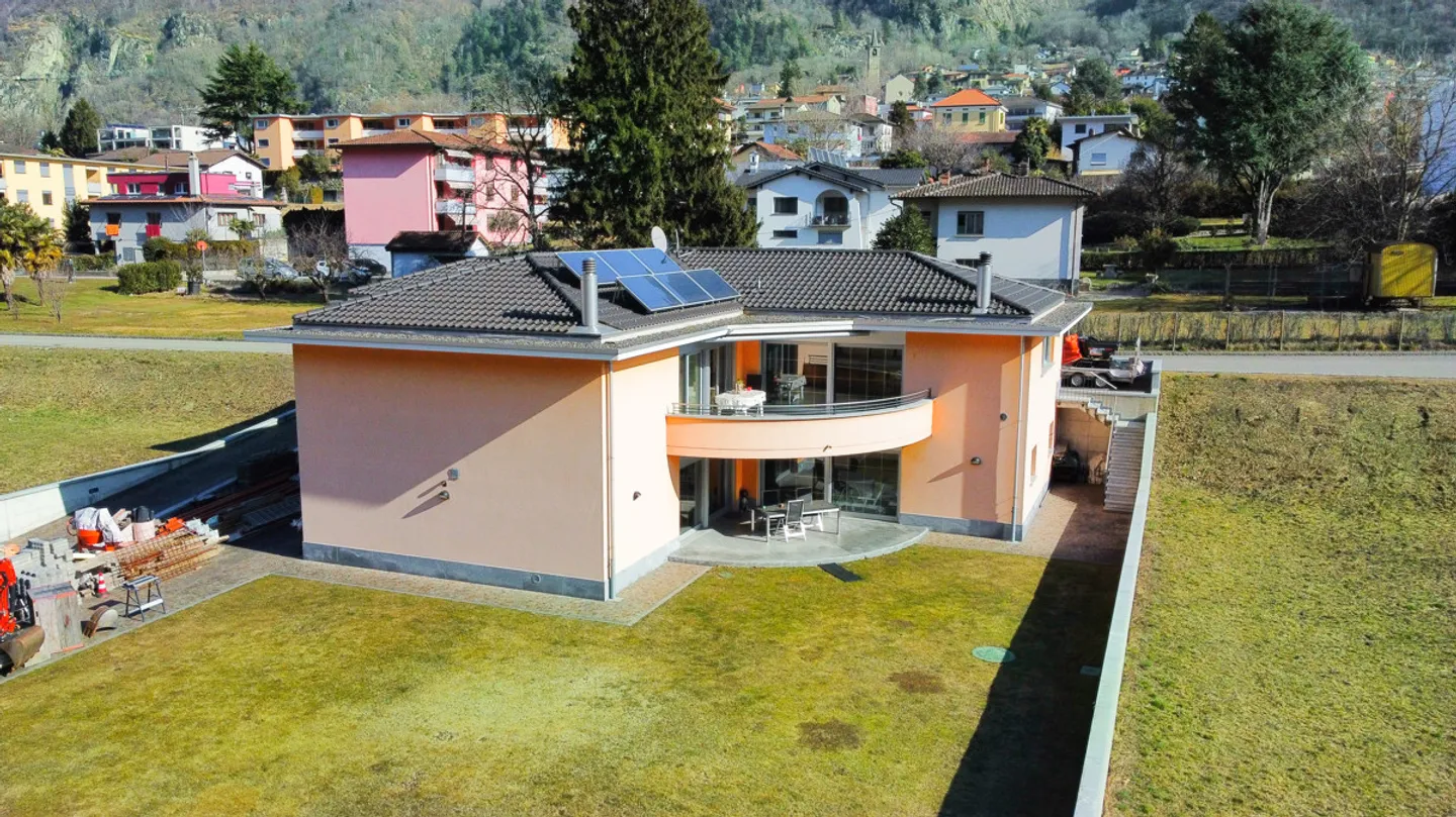 Luxuriöse Villa mit viel Umschwung - Photo 3 of 13