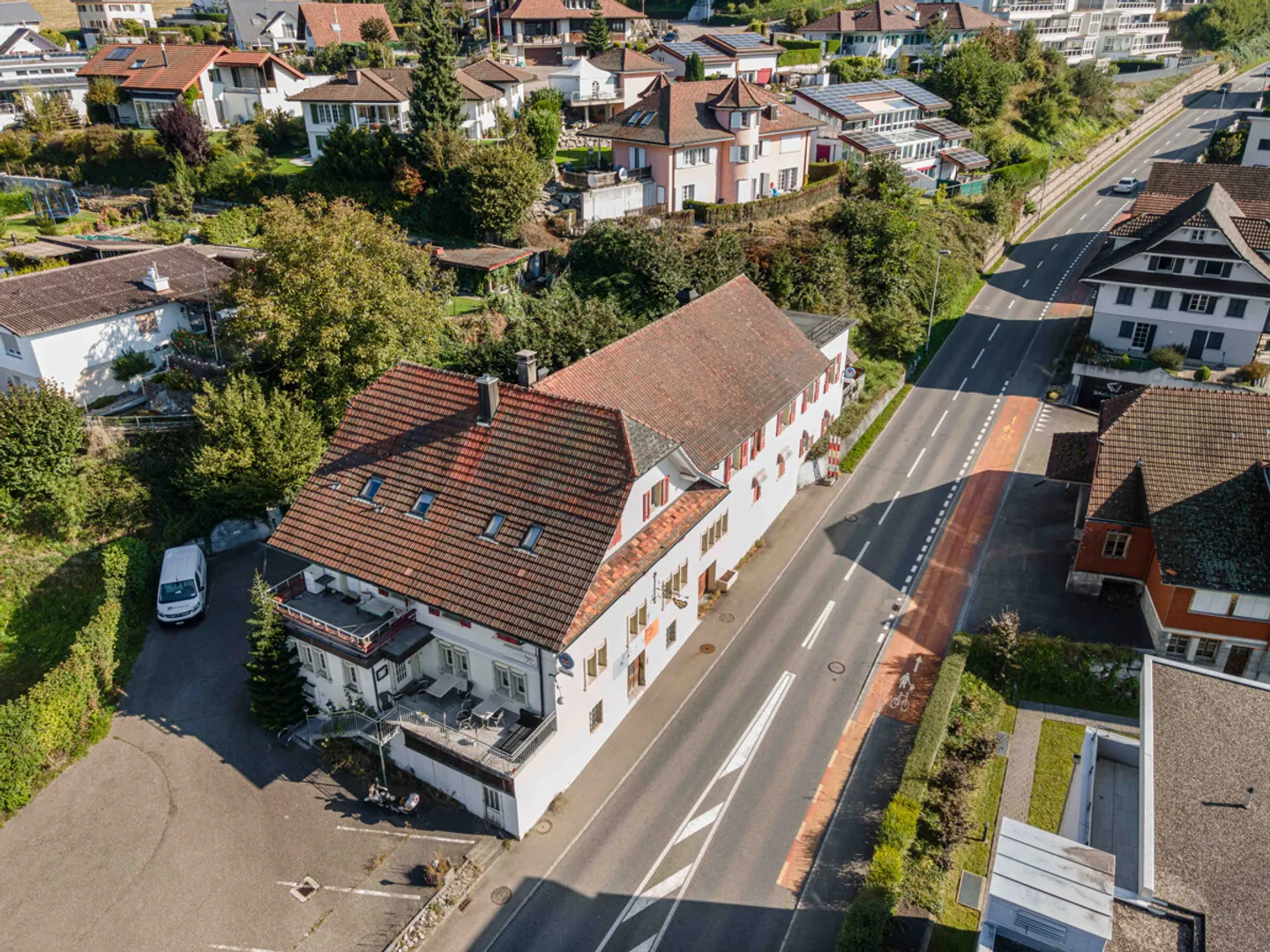 Edificio residenziale e commerciale con potenziale d'uso versatile - Foto 3 di 11