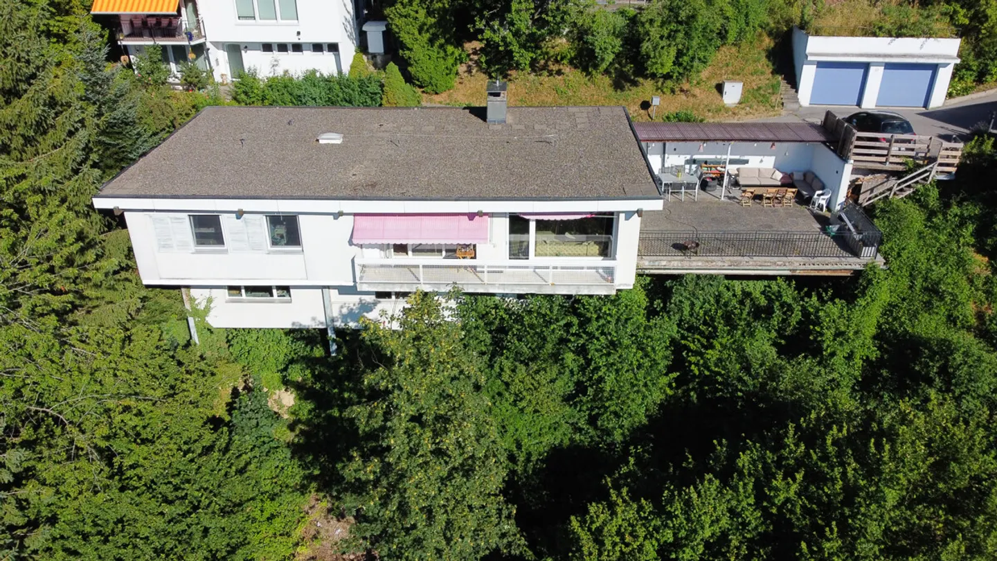 Einmaliges Einfamilienhaus mit Einliegerwohnung und traumhafter Aussic - Photo 2 of 13