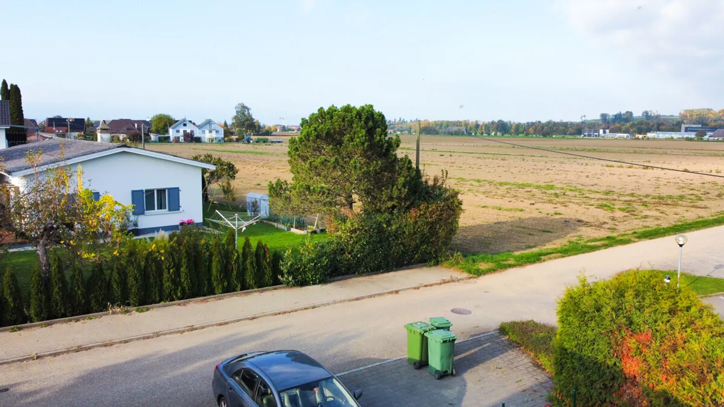 CENTRAL PLOT IN LYSSACH WITH HIGH DEVELOPMENT POTENTIAL - Photo 8 of 11