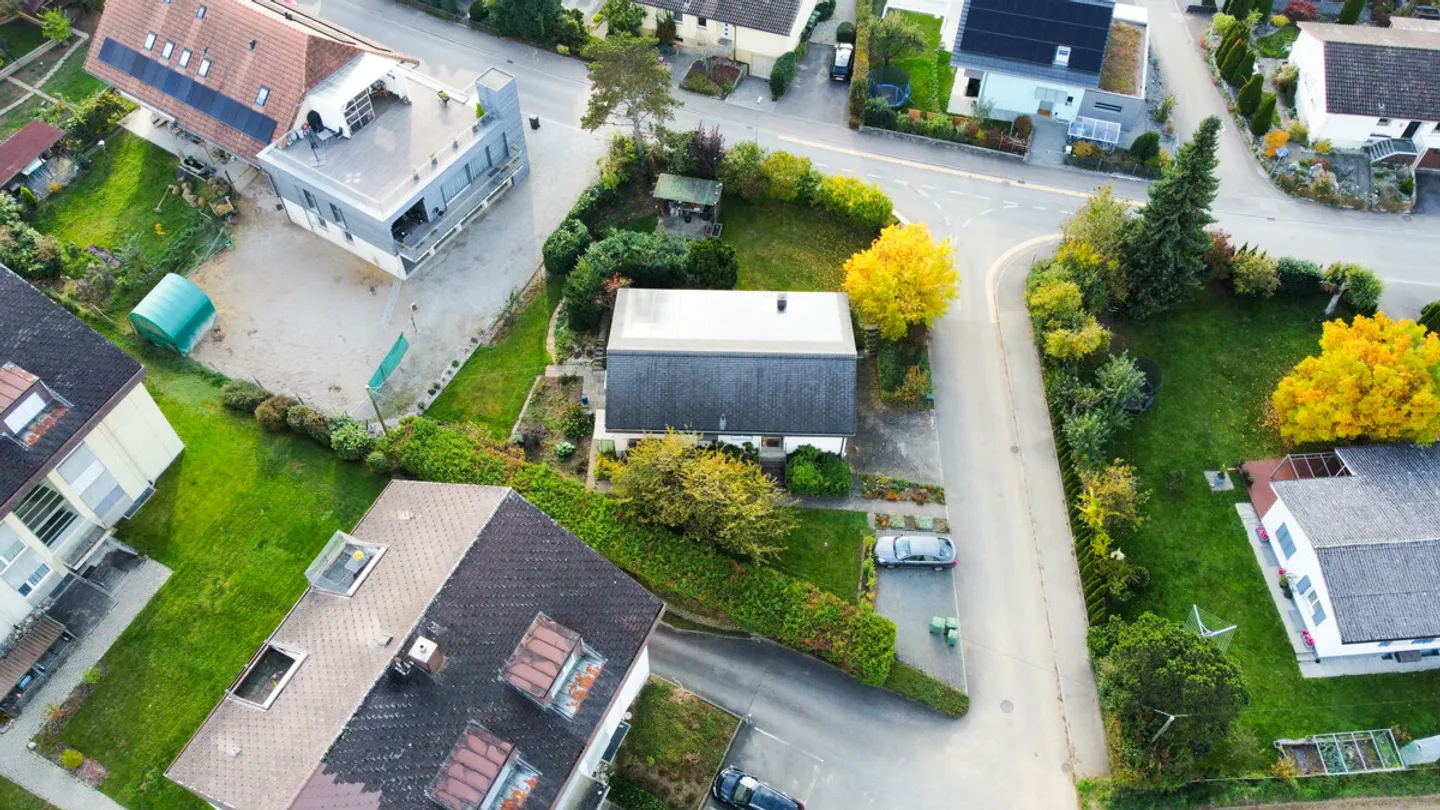 CENTRAL PLOT IN LYSSACH WITH HIGH DEVELOPMENT POTENTIAL - Photo 5 of 11